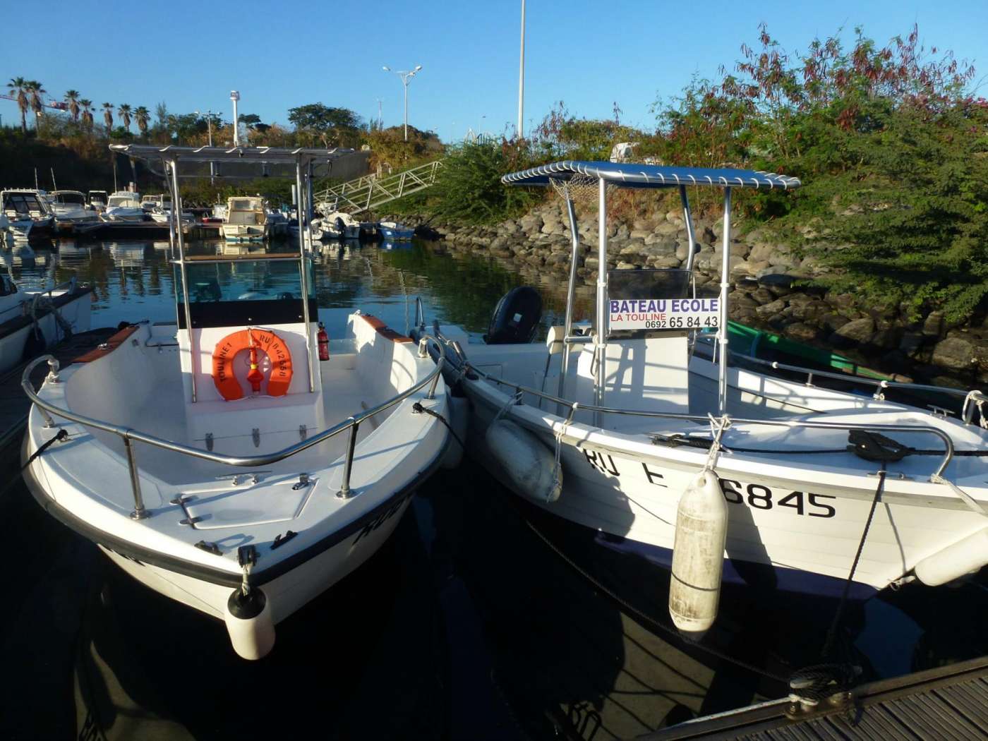 BATEAU ECOLE LA TOULINE Le Port  974