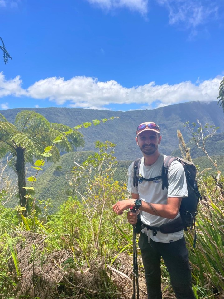 Randonnée guidée à La Réunion avec Rando des Ziles dans les cirques et paysages volcaniques