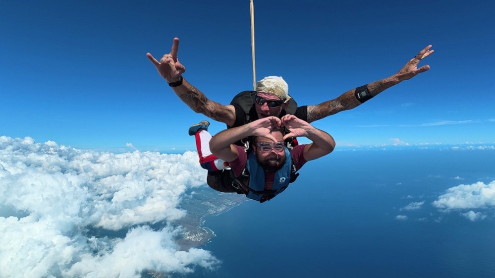 Saut en parachute tandem en hélicoptère à Saint-Gilles à La Réunion