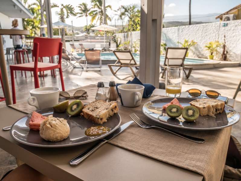 top 3 des hôtels de saint-gilles pour une journée détente au bord de la piscine à la réunion 974