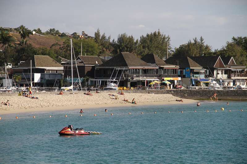 les roches noires : plage et esplanade à (re)découvrir 974