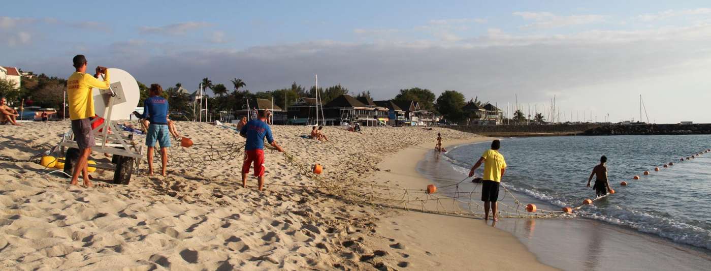 Les roches noires : plage et esplanade à (re)découvrir 974