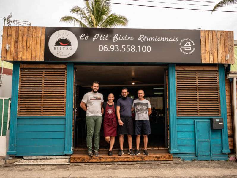 le petit bistro réunionnais à saint-paul : découvrez la cuisine fumée sous cloche à la réunion 974