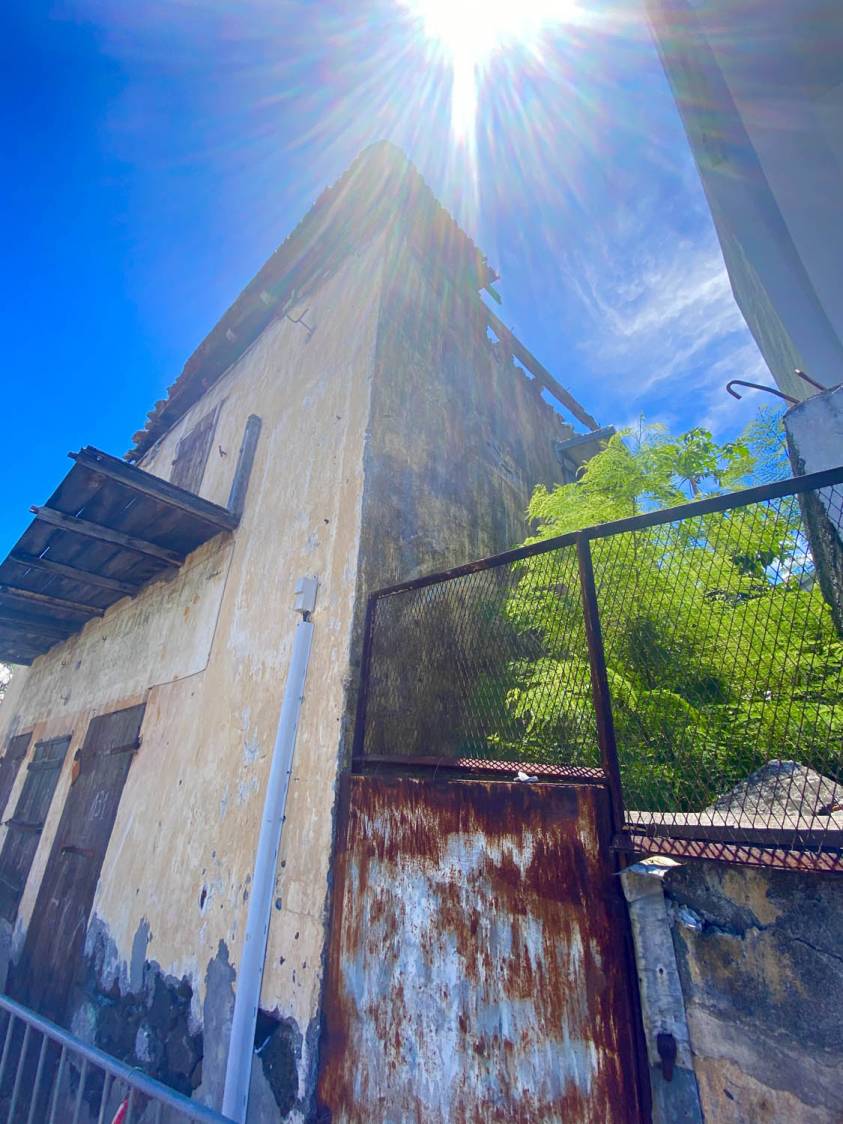 L'ANCIEN BÂTIMENT DU CRÉDIT FONCIER DE MADAGASCAR AU PORT DE LA RÉUNION 974