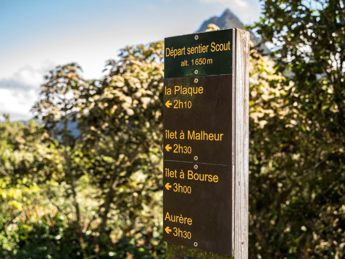 Randonnée Mafate sur 2 jours : trek au coeur du cirque le plus préservé de La Réunion