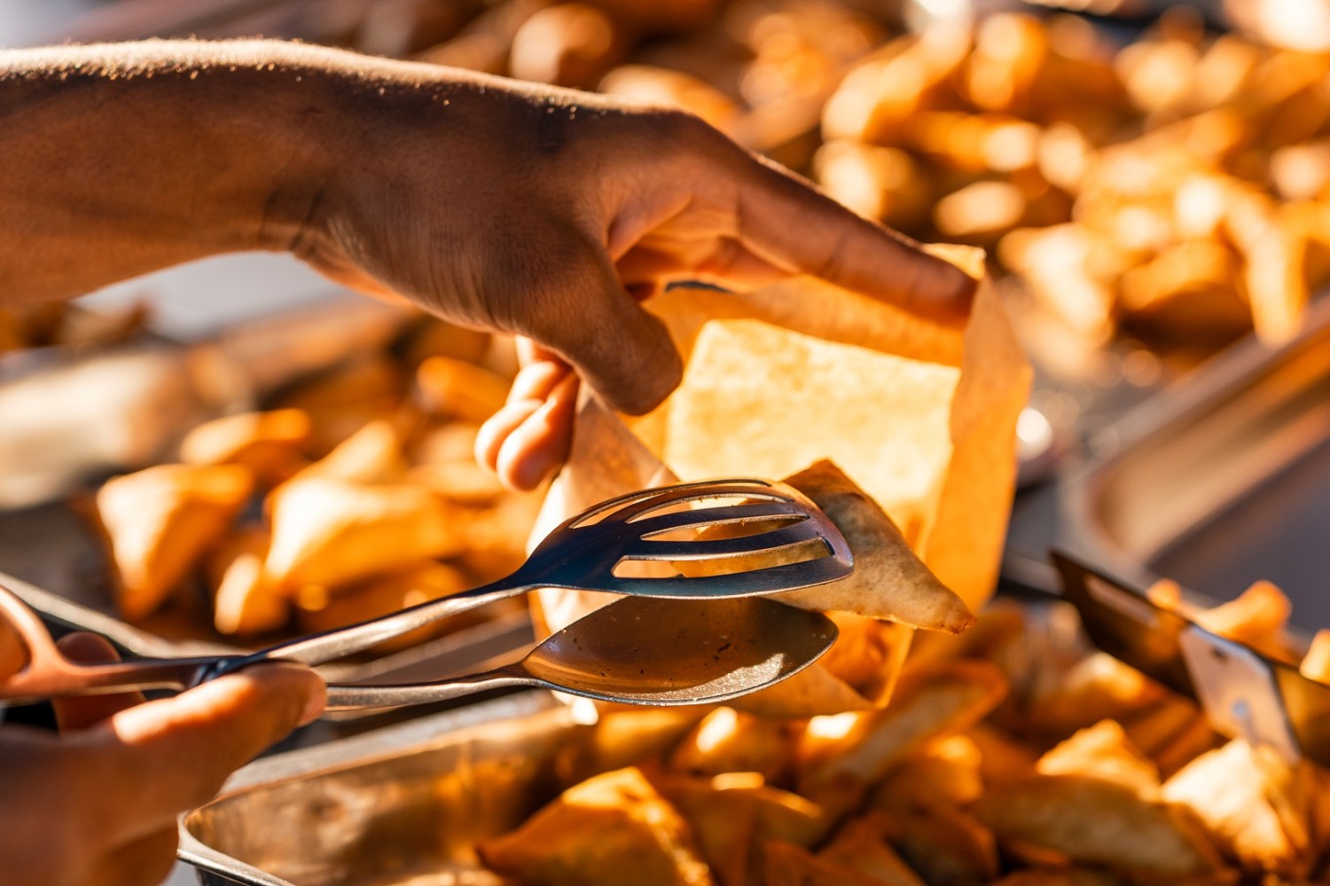 Où manger les meilleurs samoussas à La Réunion ? Nos 4 spots cultes dans l'Ouest de l'île !