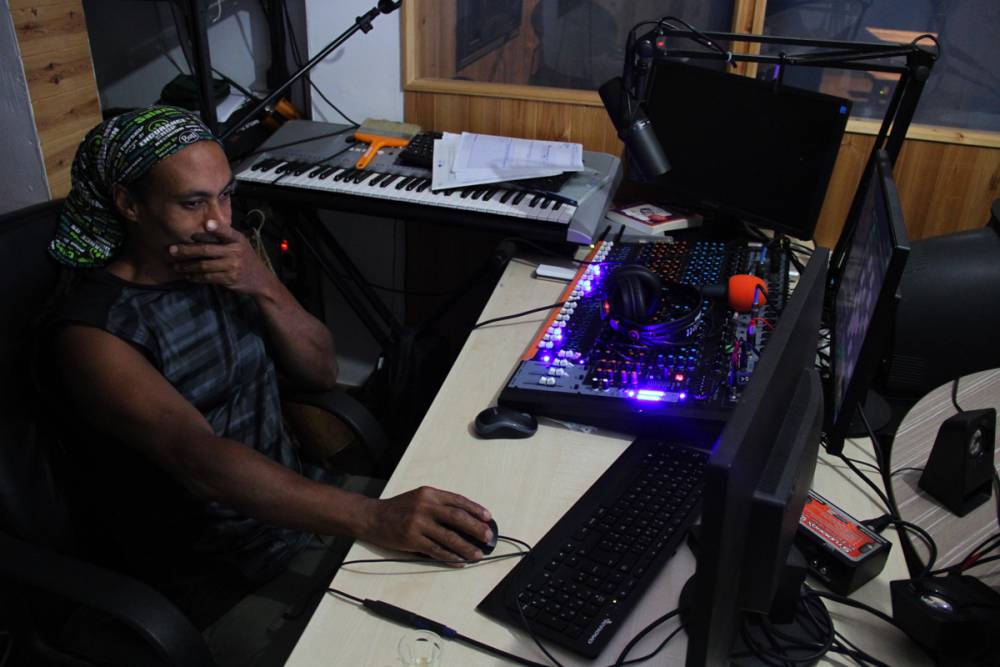 radio Mafate seule radio du cirque de Mafate à l'ile de La Réunion 974