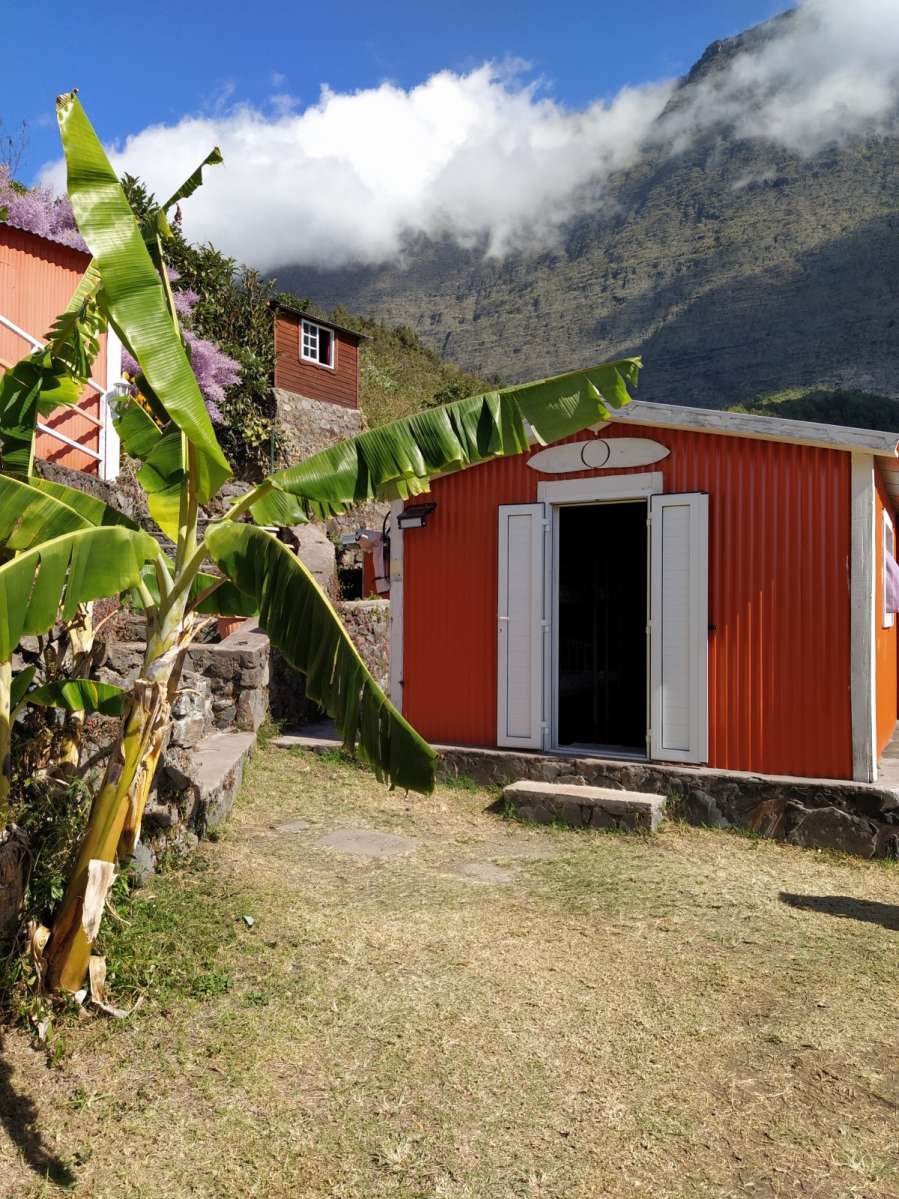 LE MAHAFATY-BE Mafate Roche Plate 974