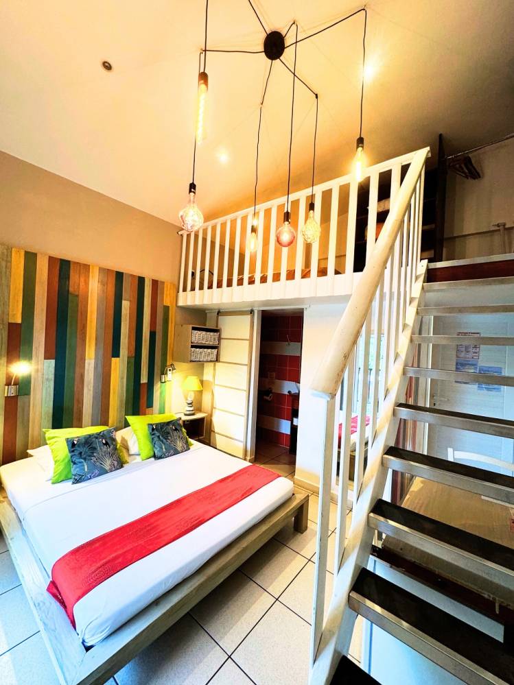 LES BOUGAINVILLIERS ** L'Hermitage 974