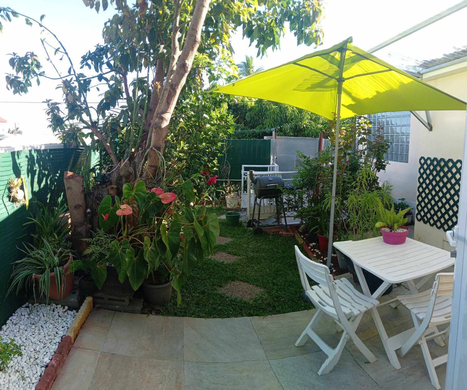 CHEZ LOULOU ET NINIE*** Saint Paul 974