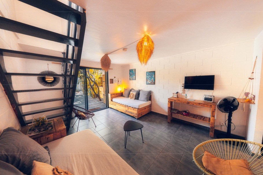 KAZ NOMIA  plage des Roches Noires Saint-Gilles-les-Bains