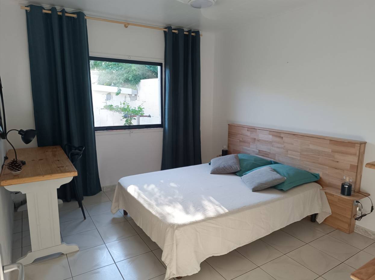 LE PAILLE EN QUEUE Le Port 974