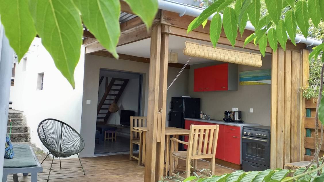 LE BUNGALOVE** Saint-Leu 974