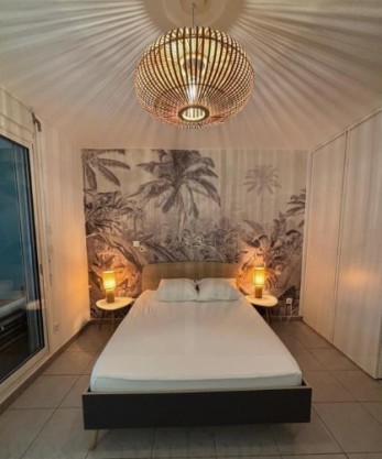 Grand studio climatisé à La Saline-les-Bains, résidence calme avec espace extérieur privatif, idéal pour 1 à 2 personnes