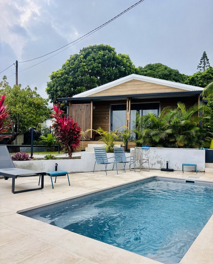 Bungalows avec piscine à La Plaine Saint-Paul à La Réunion, cadre calme et jardin tropical pour séjour en famille ou en couple