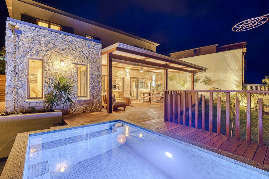 Villa Manaia***** à Saint-Leu avec piscine privée et terrasse sur la côte ouest de La Réunion.