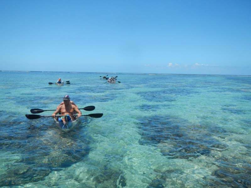 Kayak transparent dansle lagon de la saline-les-bains ile de La Réunion 974