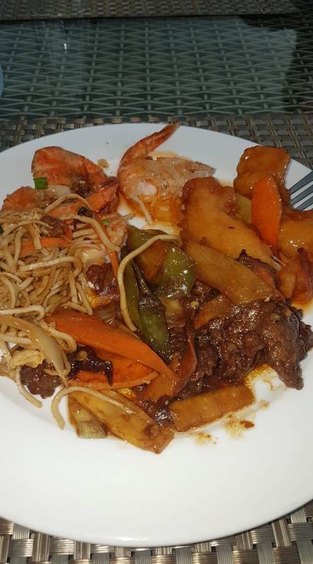 ASIAN FOOD YUMMY RESTAURANT LE PORT REUNION 974