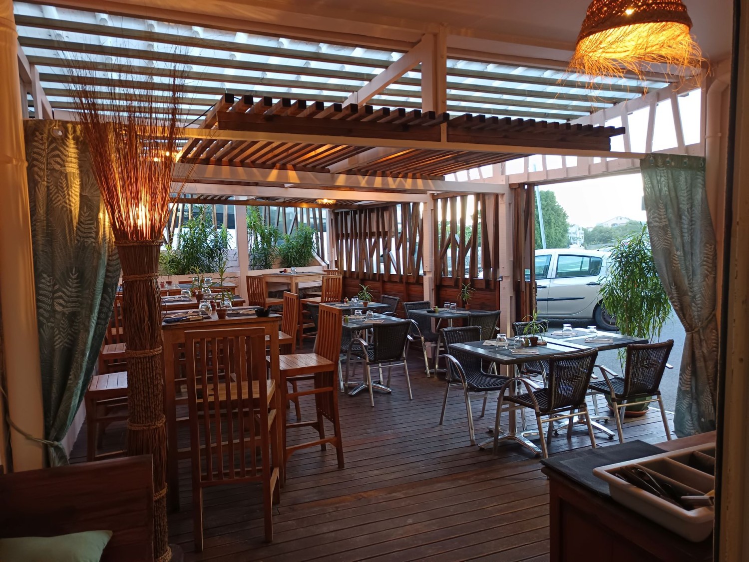 LA COURONNE AUSTRALE PIZZERIA LA SALINE LES BAINS REUNION 974