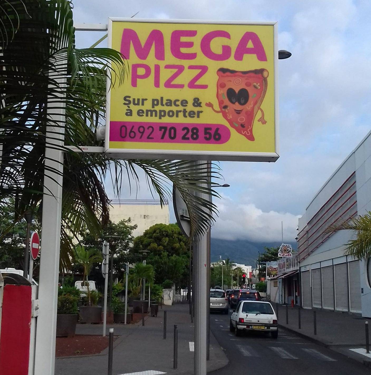PIZZERIA MEGA PIZZ Le Port 974