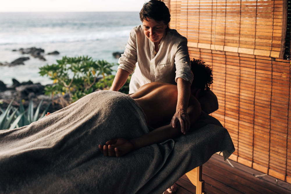 ZARLOR DÉTENTE MASSAGE AU BORD DE L'OCÉAN INDIEN - HÔTEL BOUCAN CANOT