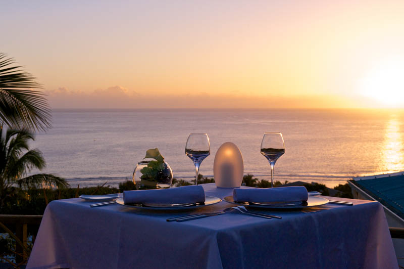 restaurant de l'htel le Blue Margouillat avec vue sur la baie de Saint-Leu