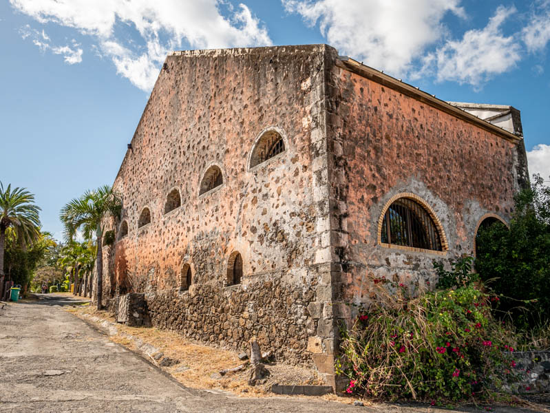 ancienne usine sucrire de l'peron ile de La Runion 974